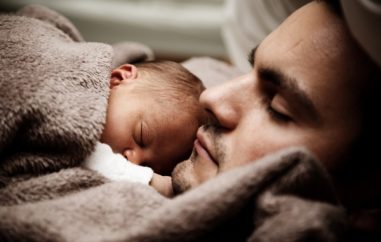 image of dad and newborn, hypnobirthing is the ultimate birth preparation for dads